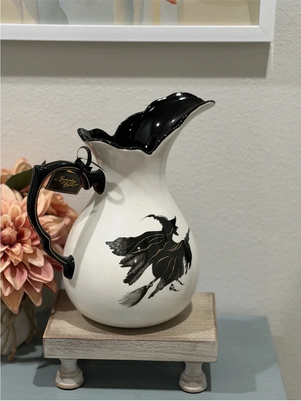 New Potters Studio Witch's Brew Cauldron Raven Pumpkin Halloween Pitcher Decor